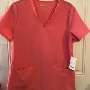 Figs neon pink casma 3 pocket top size medium